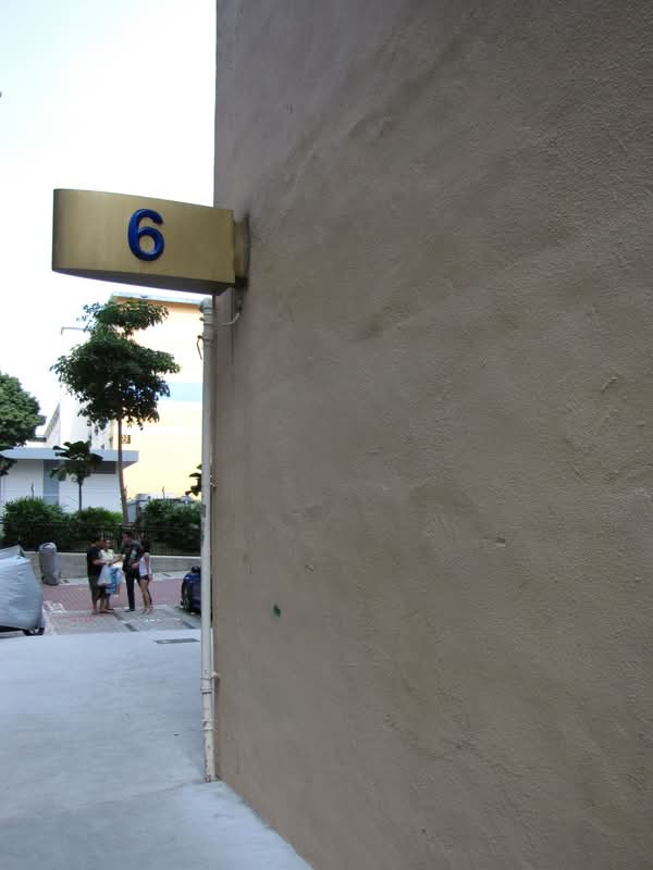 6 Holland Close