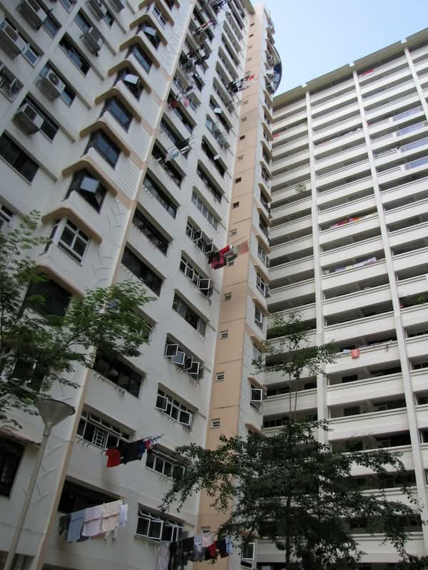 6 Holland Close