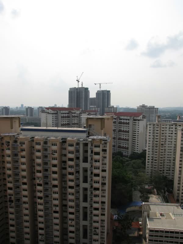 30 Holland Close