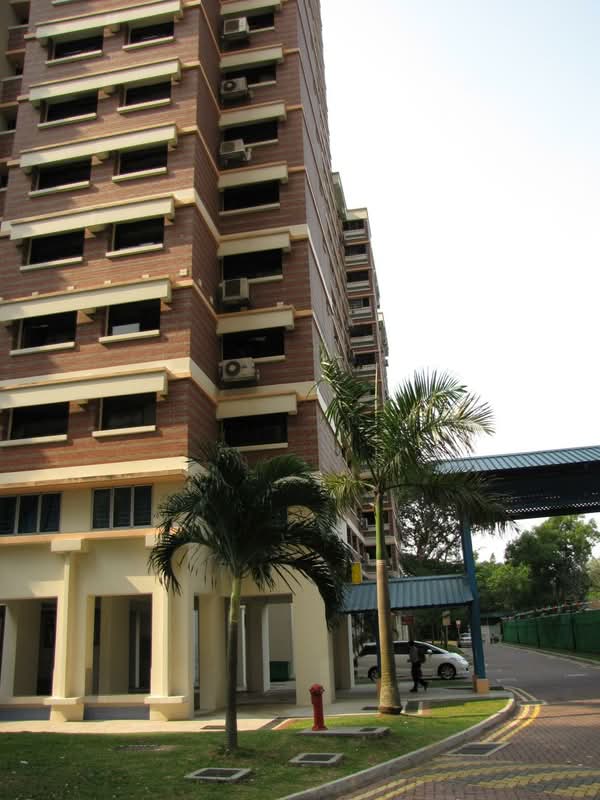 30 Holland Close