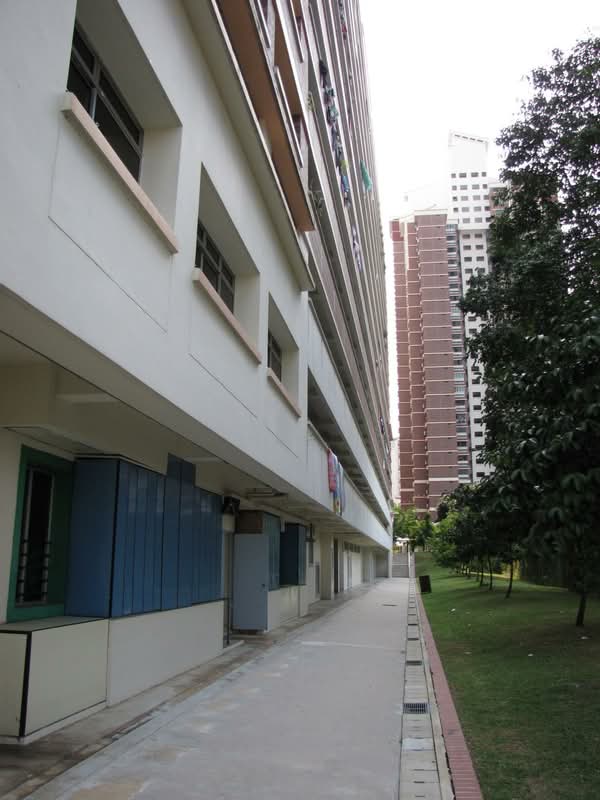 30A Holland Close
