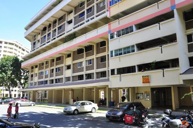 706 Hougang Avenue 2