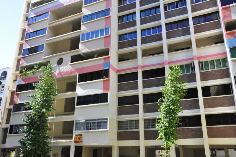 710 Hougang Avenue 2