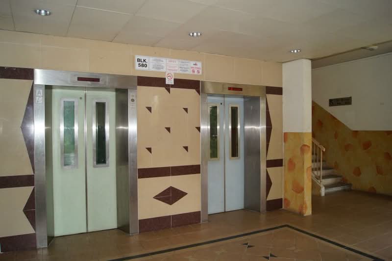 580 Hougang Avenue 4
