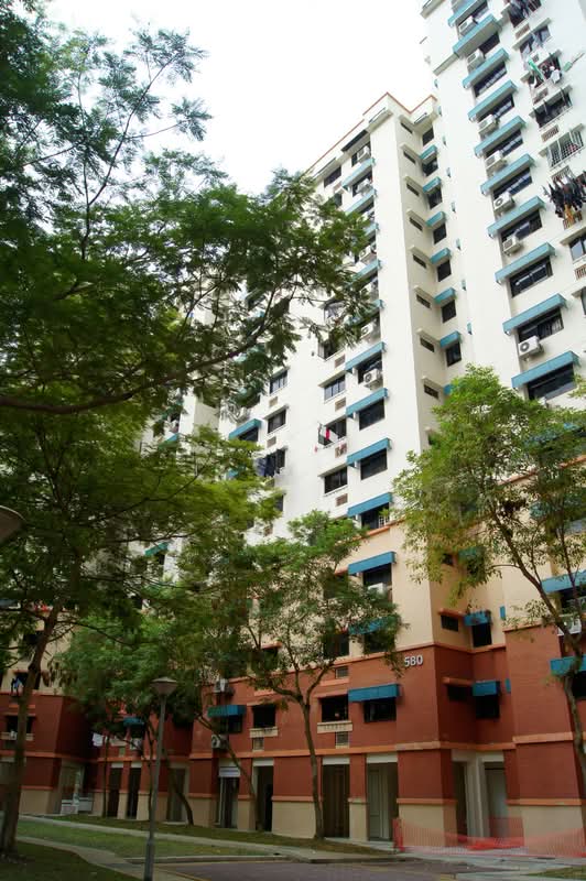 580 Hougang Avenue 4