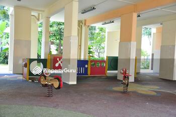 605 Hougang Avenue 4
