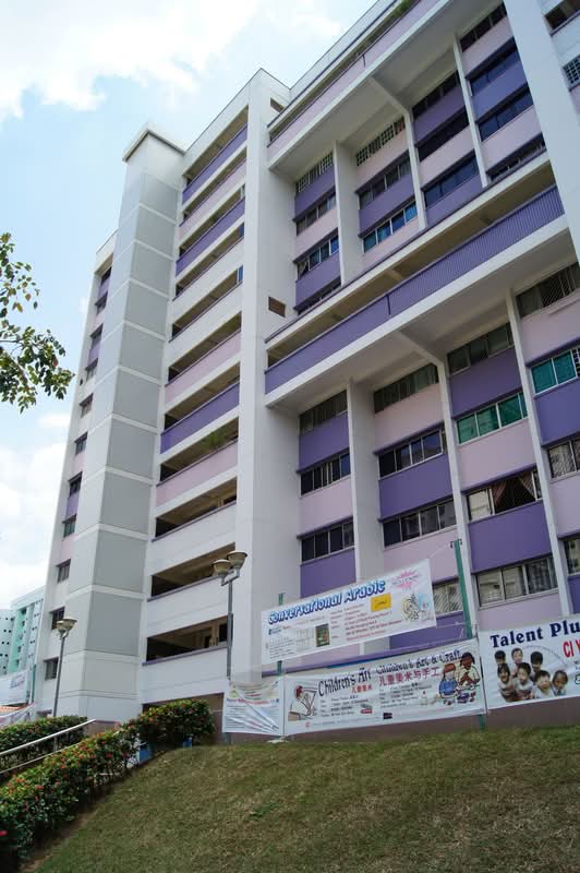 662 Hougang Avenue 4
