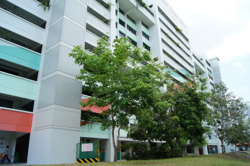 665 Hougang Avenue 4