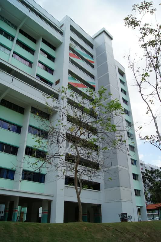 665 Hougang Avenue 4