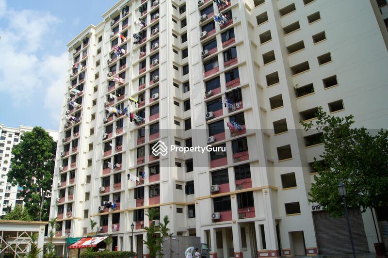 919 Hougang Avenue 4 #0