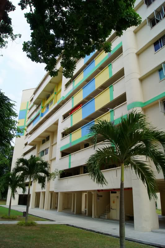 319 Hougang Avenue 5