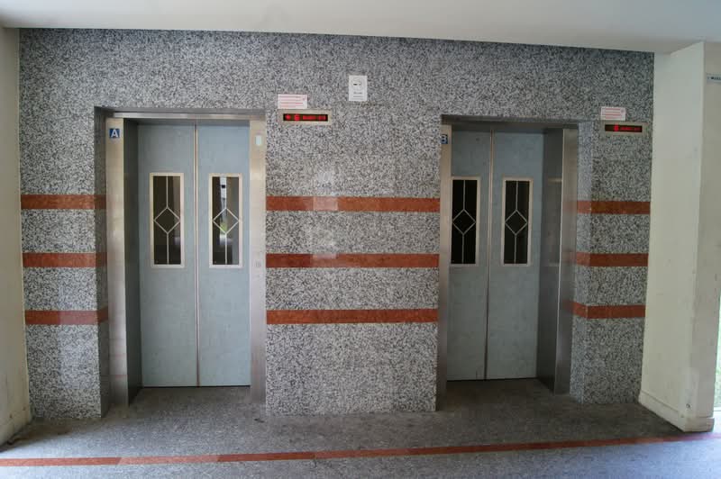 319 Hougang Avenue 5