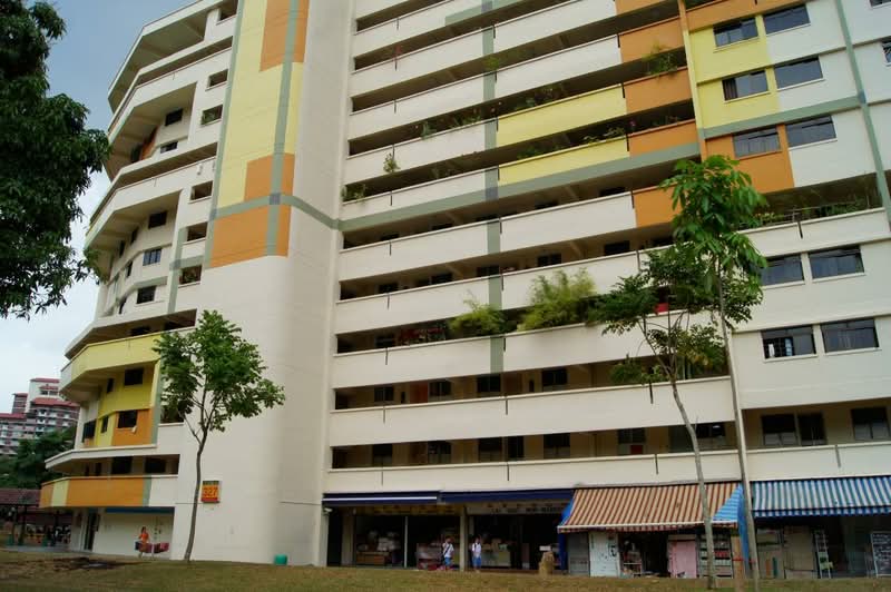 327 Hougang Avenue 5