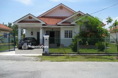 - Pantai Sepang Putra