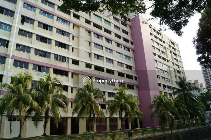 425 Hougang Avenue 6 #0