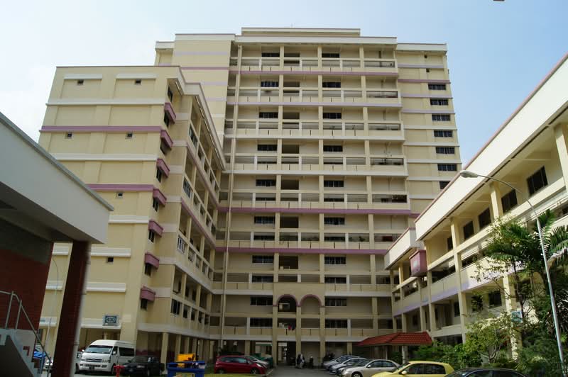 430 Hougang Avenue 6