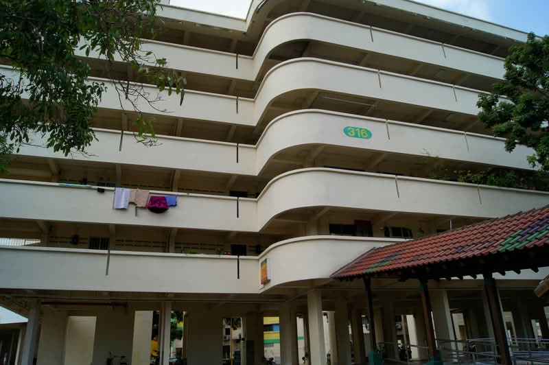 316 Hougang Avenue 7