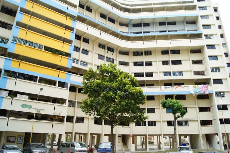 352 Hougang Avenue 7