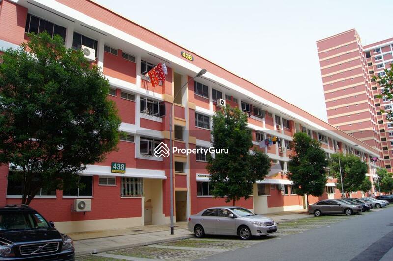 438 Hougang Avenue 8 #0