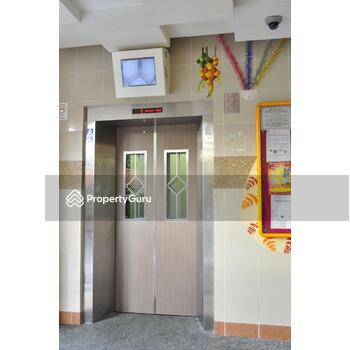 502 Hougang Avenue 8