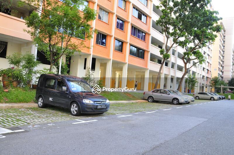 611 Hougang Avenue 8 #0