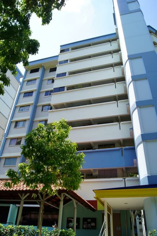 632 Hougang Avenue 8