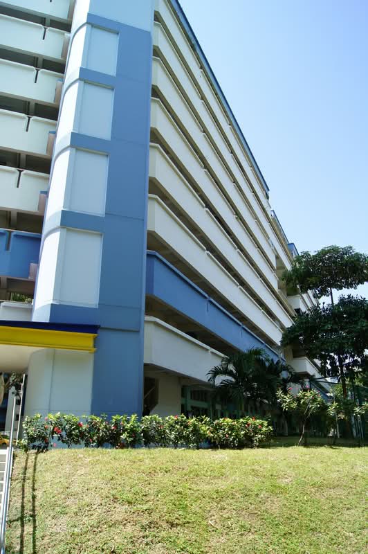 632 Hougang Avenue 8