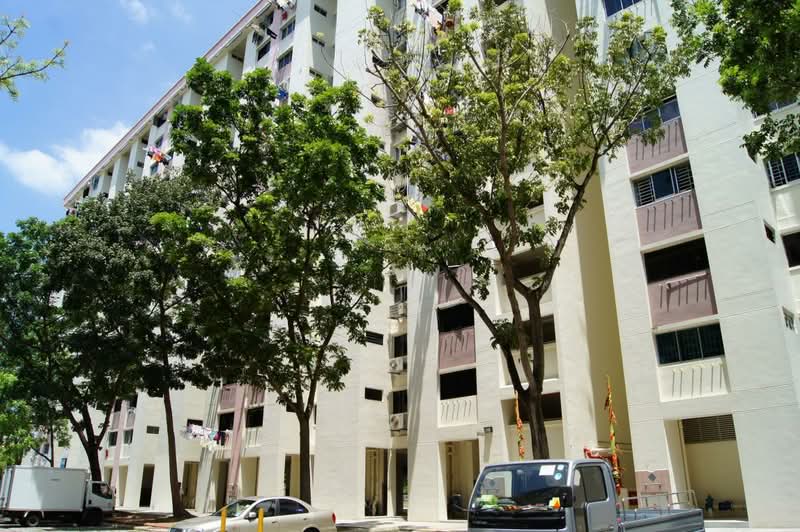648 Hougang Avenue 8