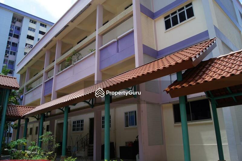 651 Hougang Avenue 8 #0