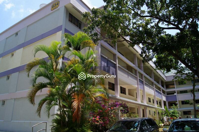 For Sale - 654 Hougang Avenue 8
