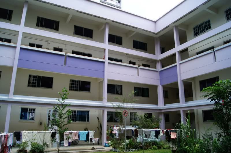 654 Hougang Avenue 8