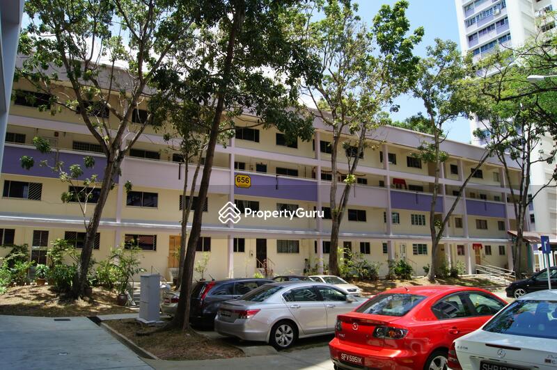 656 Hougang Avenue 8 #0
