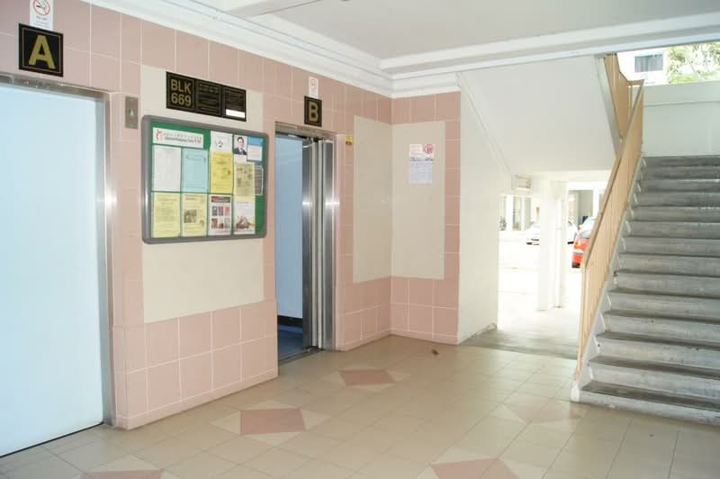 669 Hougang Avenue 8