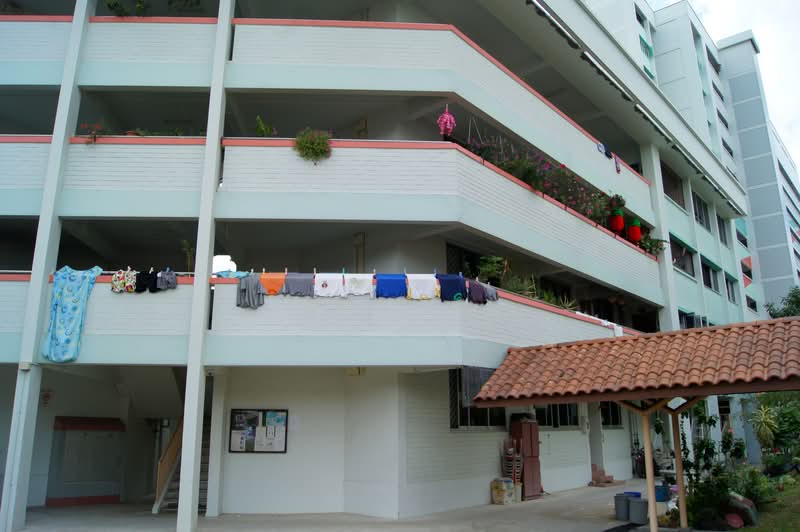 670 Hougang Avenue 8