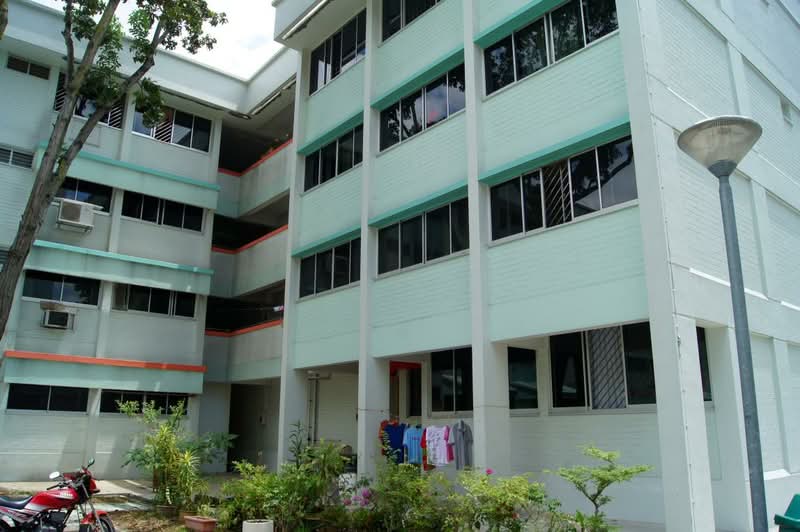 670 Hougang Avenue 8