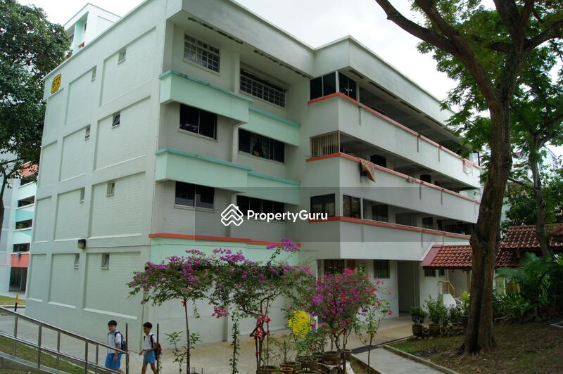 672 Hougang Avenue 8 #0