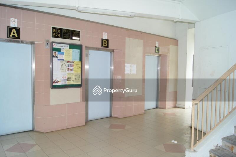 For Sale - 674 Hougang Avenue 8