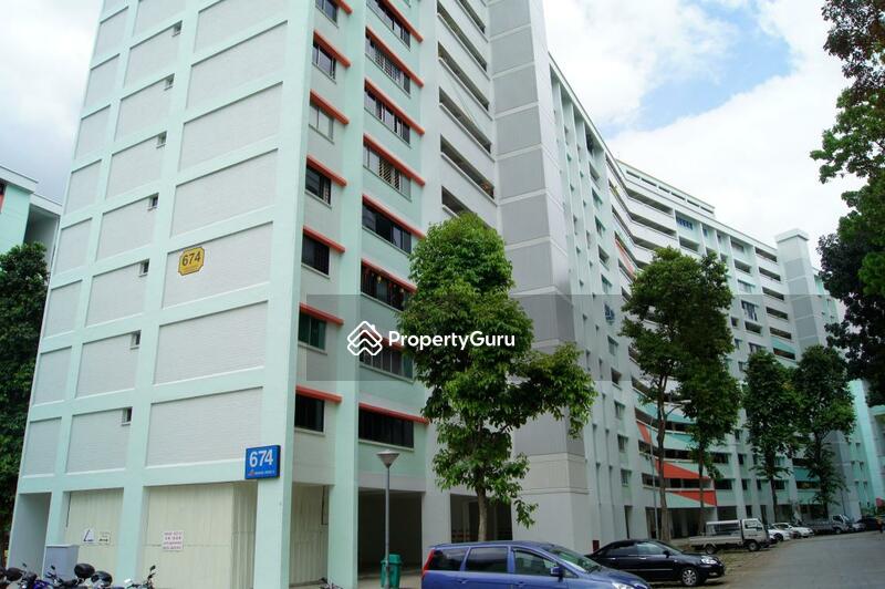 For Sale - 674 Hougang Avenue 8