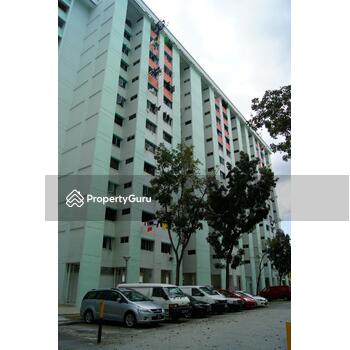 676 Hougang Avenue 8
