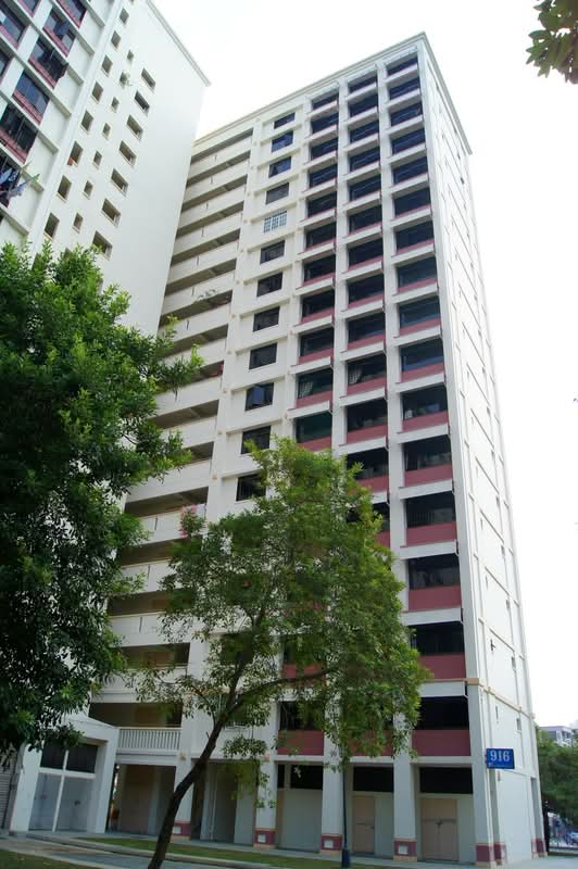 916 Hougang Avenue 9