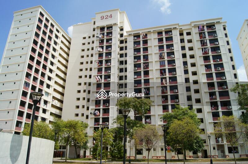 924 Hougang Avenue 9 #0