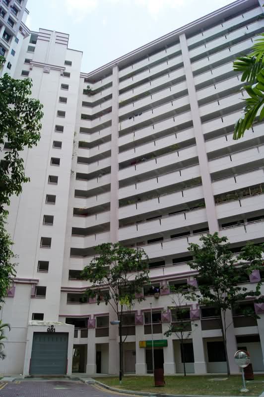 951 Hougang Avenue 9