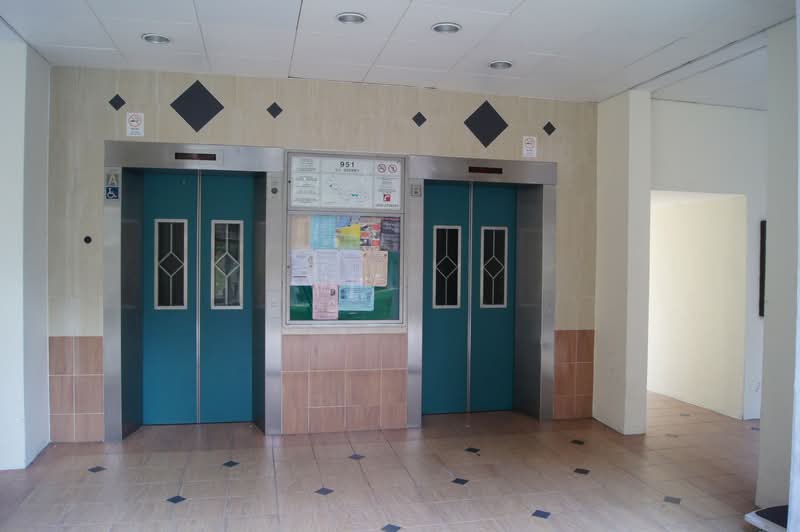 951 Hougang Avenue 9