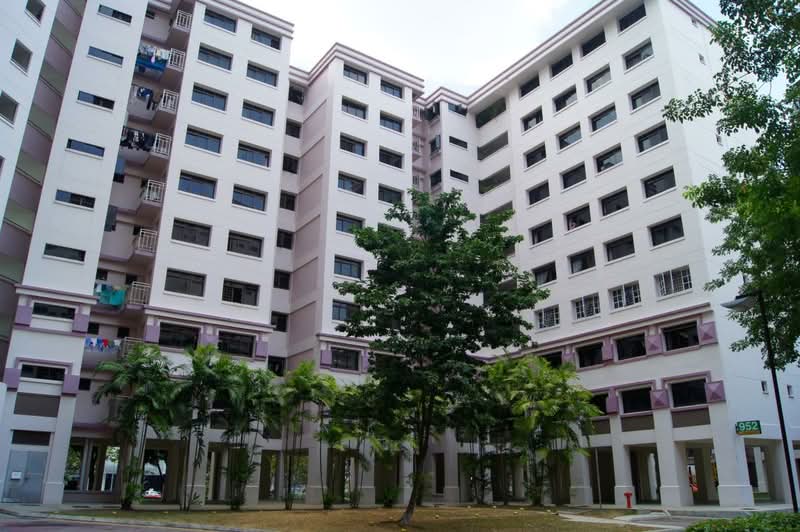 952 Hougang Avenue 9