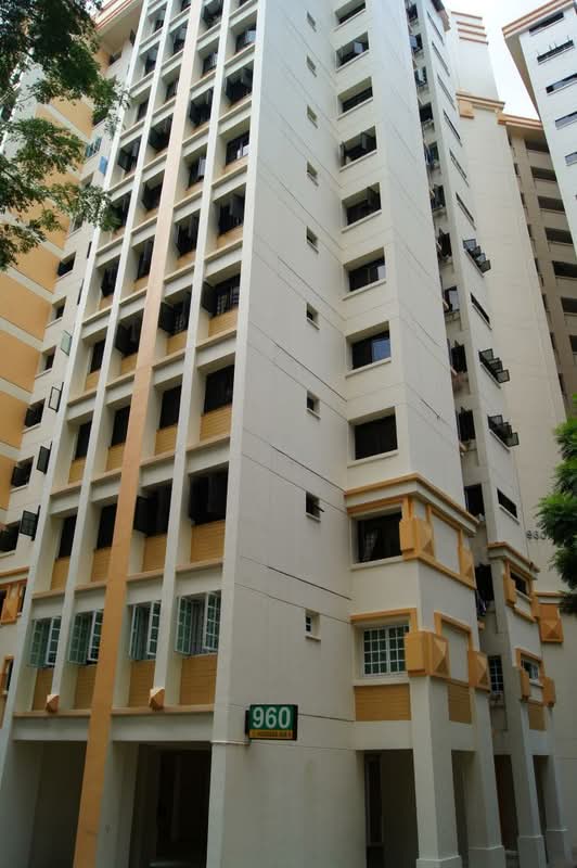 960 Hougang Avenue 9