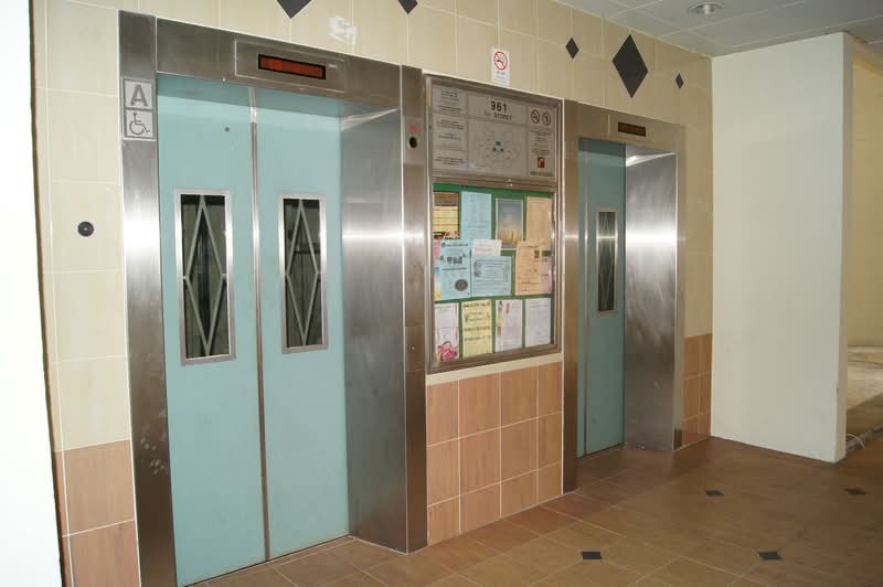 961 Hougang Avenue 9