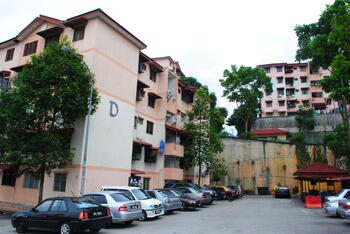 Apartment Lestari (Damansara Damai)