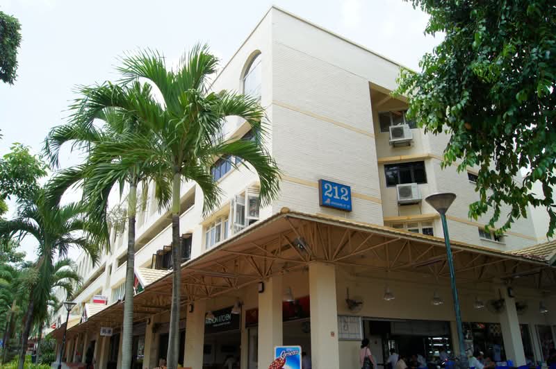 212 Hougang Street 21, 212 212, Hougang / Punggol / Sengkang, 650 sqft, Shop / Shophouse For Rent, by Chiew A K Chris, 500272681 - CommercialGuru.com.sg
