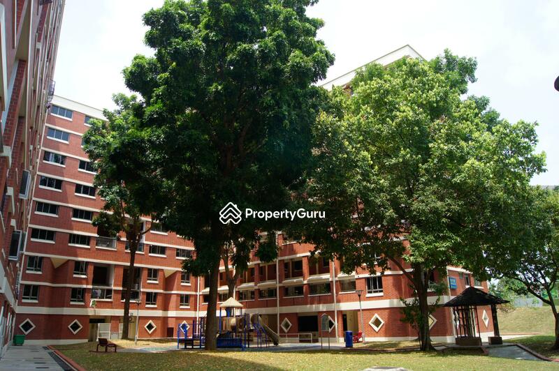For Sale - 221 Hougang Street 21