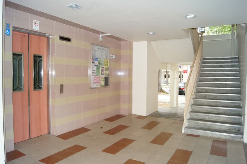 696 Hougang Street 61